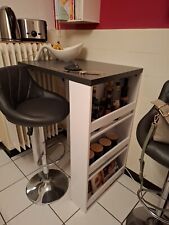 hoher Theken-Tisch mit 2 Barhockern