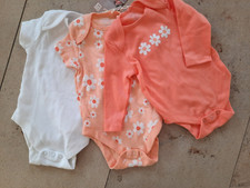 3x süßer Baby Body (2xkurz+ 1x LA), orange, weiß, Blumen Gr. 62/68, Neu m. Etik.