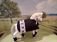 Set:Schwarze Pferdedecke mit