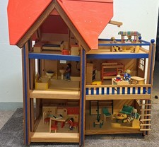 Selecta Puppenhaus aus Holz