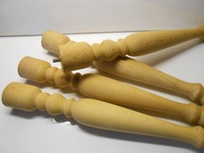 4 unbenutzte Stuhl-Tischbeine