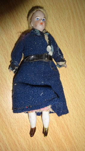 Alte puppenstubenpuppe aus - puppenstubenpuppe,