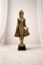 Antike stehende Buddha