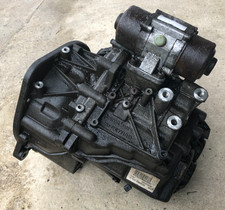 Getriebe mit Stellmotor halb