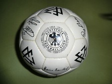 WM Ball  von 1998 ARD  + ZDF ( DFB ) mit Unterschriften der Nationalmannschaft