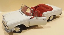 weisser Mercedes Benz 280SL