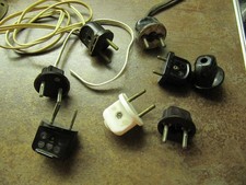 alte Lampenteile 8 kleine Bakelitstecker