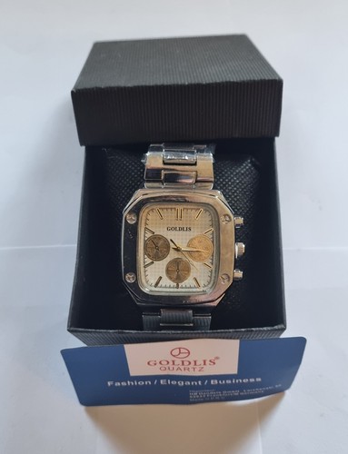 Eine rechteckige goldlis - rechteckige,