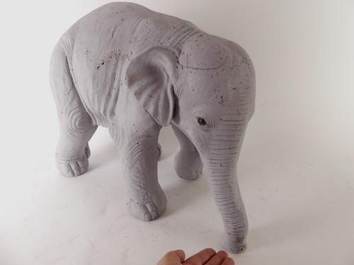 Gartenfigur baby elefant - gartenfigur,