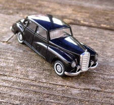 Mercedes 300, W189 Adenauer  -  1:87  von Wiking