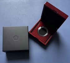 Royal Mint lackierte Nussbaum