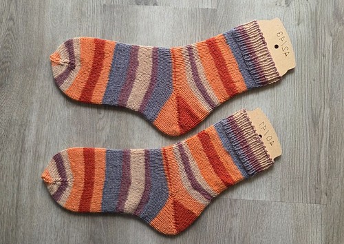 Handgestrickte socken - handgestrickte,