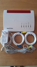 AVM FRITZ!Box 7590 WLAN Router mit Modem - Weiß inkl. Netzteil, LAN- & DSL-Kabel