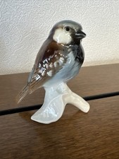 Goebel Figur Haussperling auf Ast kleiner Sperling Vogel 3802207
