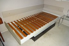 Bett mit Schubkasten u