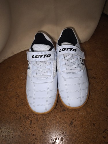 Weiße sneaker von - sneaker, lotto