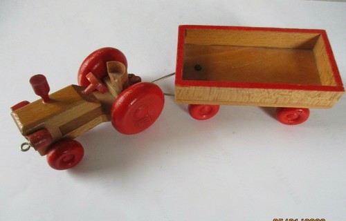Spielzeug holztraktor mit - spielzeug,