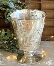 Schale auf Fuß Pokal