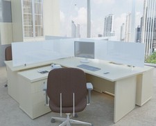 Weiße Echtglas Tischtrennwand