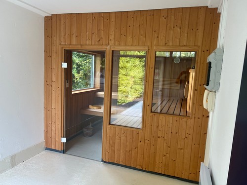 Sauna und sanarium - und,