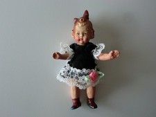 Alte antike kleine masse - masse, puppe