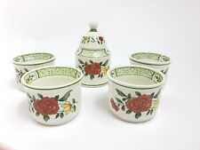 4 Eierbecher mit Salzstreuer