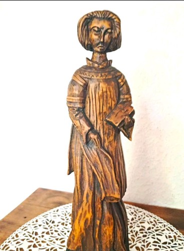 Handgeschnitzte