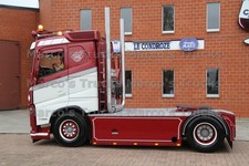 LKW Foto Volvo FH Truck rot