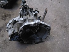 Nissan Pixo  1,0--68ps