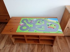 Leksvik Couchtisch braun Kindertisch mit Straßenaufkleber