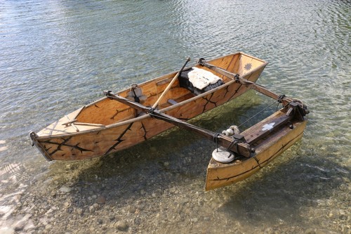 Holzboot mit ausleger - mit,