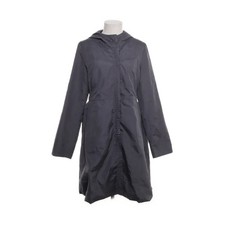 Personal Affairs, Regenmantel