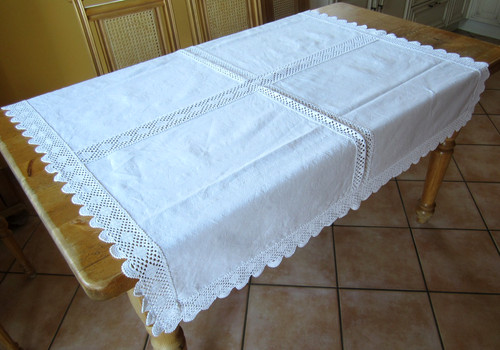 Weiße tischdecke mit spitze - tischdecke,
