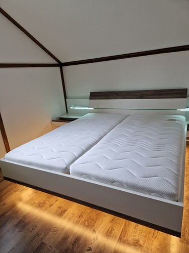 Modernes creatives design bett - creatives,