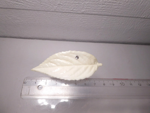 80er design brosche - j.,