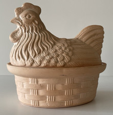 Huhn henne auf nest - auf, terracotta