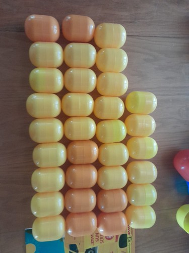 Leere orange und - 33, gelbe