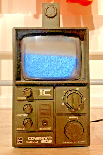 Commando portable transistor - commando,