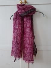 Epice Schal Stola aus federleichter Wolle, Farbe Fuchsia, Maße ca. 180 x 65 cm