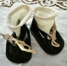 hübsche alte  Lackschuhe Puppenschuhe  mit Socken  8cm für Schildkröt o.a.