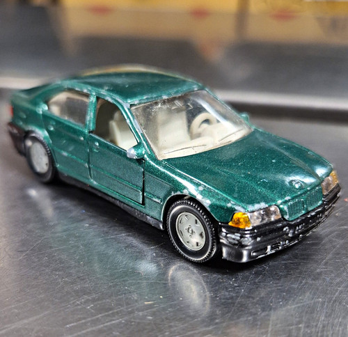 Siku bmw 320i limousine - siku,
