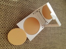 Deesse summer touch Compact