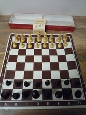 Alt Holzfiguren Schachbrett