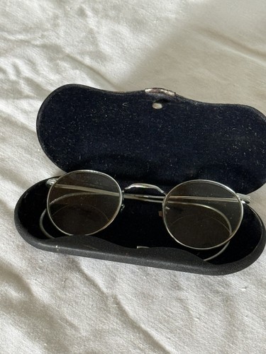 Alte antike brille - antike, im