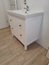 Badschrank mit Waschbecken weiß