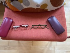 2 moderne Lese Brille 1 x rot 1 x grün Damenbrille Lesebrille 2 Etui modern chic