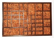 Dekoratives Wandregal (63 x 43 x 4 cm),  viele Fächer, z.B. für Sammelfiguren