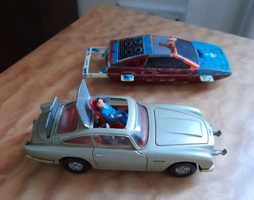 James bond aston martin db5 - aston,
