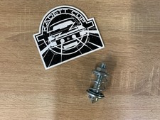 Motorhaube Führungszapfen