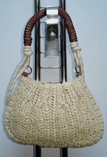 ANGESAGTE MINIBAG HÄKELTASCHE